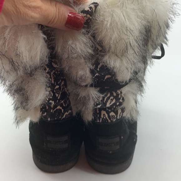 Toms Nepal Black Faux Fur Suede Moccasin Boots Sz 6. WRB1550K - Picture 3 of 6